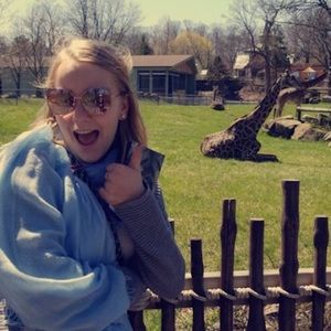 Meet your Posher, Grace